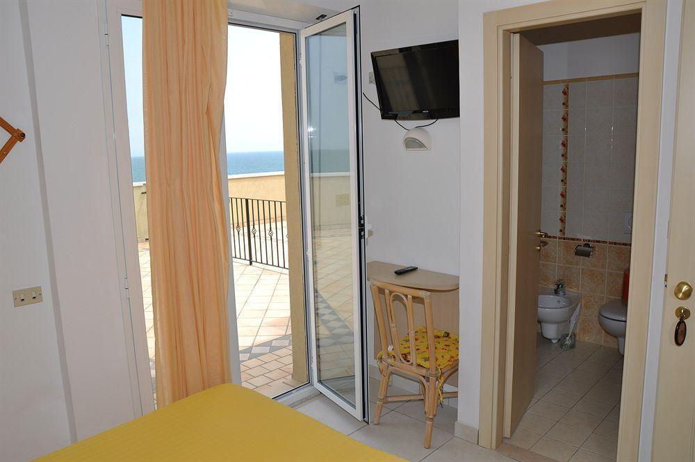 Hotel Teti Белариа-Игеа Марина Екстериор снимка